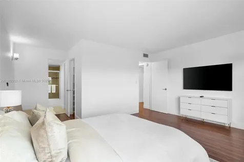 401 Golden Isles Drive Hallandale Beach FL 3010