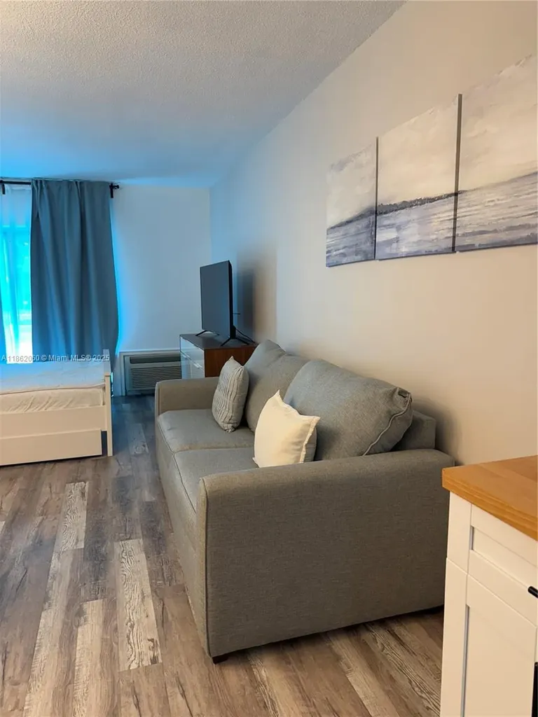 400 Kings Point Drive Sunny Isles Beach FL 33160