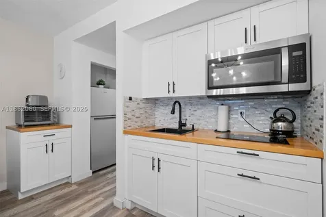 400 Kings Point Drive Sunny Isles Beach FL 33160