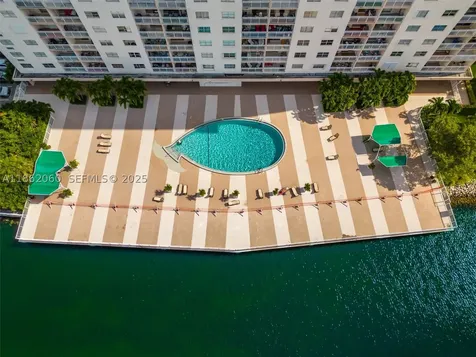 400 Kings Point Drive Sunny Isles Beach FL 33160