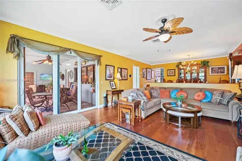 735 NW 35th Street Oakland Park FL 33309