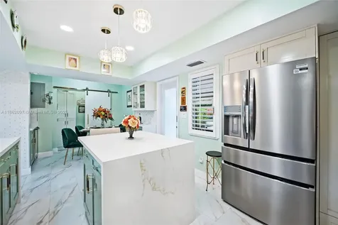 735 NW 35th Street Oakland Park FL 33309