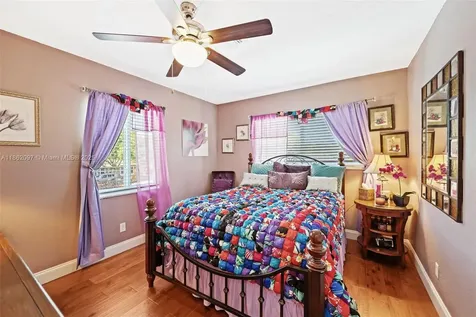 735 NW 35th Street Oakland Park FL 33309