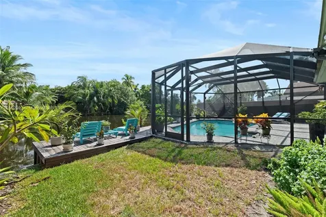 735 NW 35th Street Oakland Park FL 33309