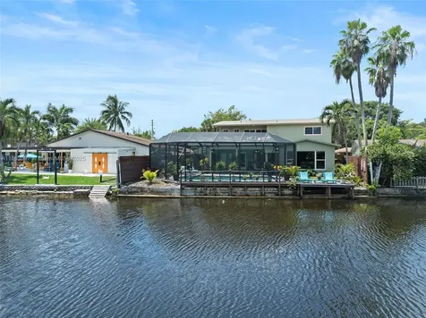 735 NW 35th Street Oakland Park FL 33309