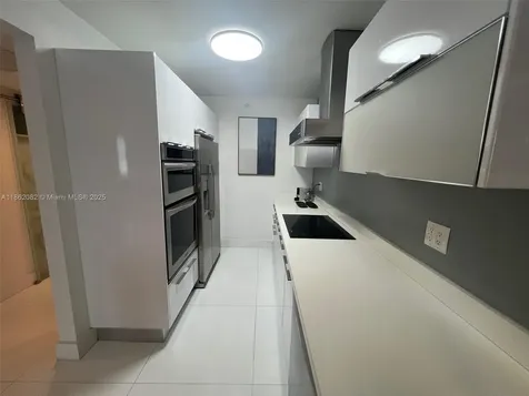 100 Lincoln Road Miami Beach FL 33139