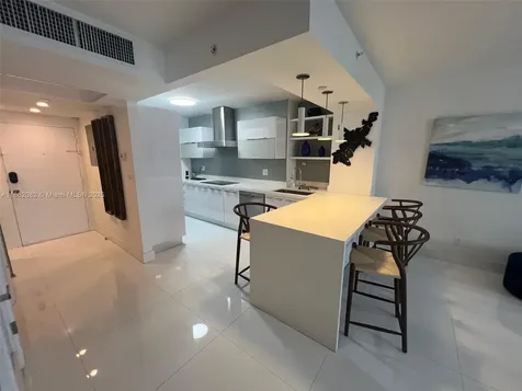 100 Lincoln Road Miami Beach FL 33139