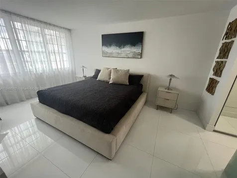 100 Lincoln Road Miami Beach FL 33139