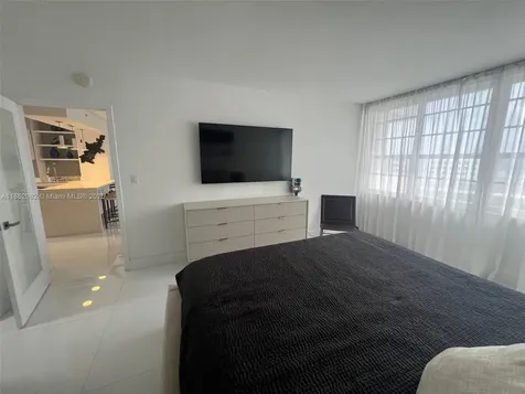 100 Lincoln Road Miami Beach FL 33139