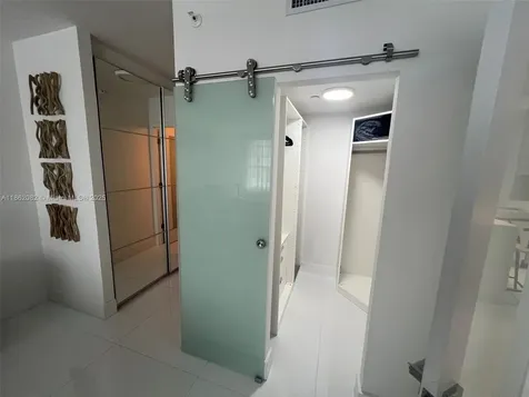 100 Lincoln Road Miami Beach FL 33139