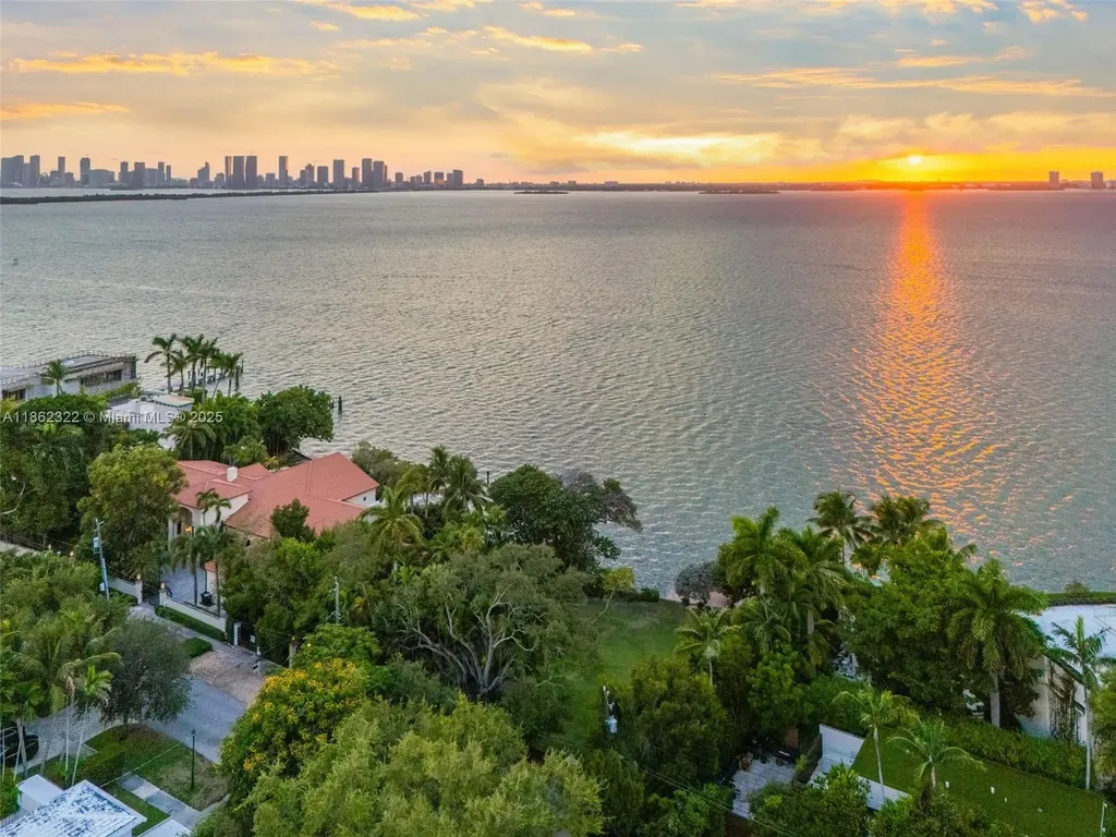 4640 N Bay Road Miami Beach FL 33140
