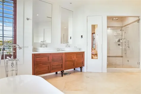 365 Gulf Road Key Biscayne FL 33149