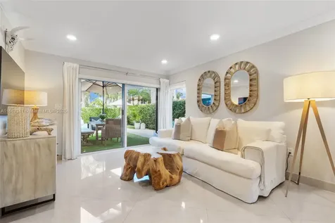1105 Pin Oak Street Hollywood FL 33019