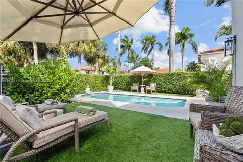 1105 Pin Oak Street Hollywood FL 33019
