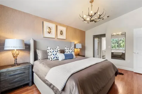 1105 Pin Oak Street Hollywood FL 33019