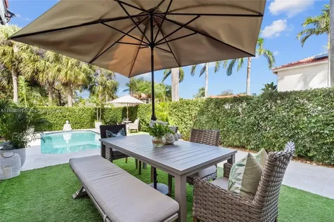 1105 Pin Oak Street Hollywood FL 33019
