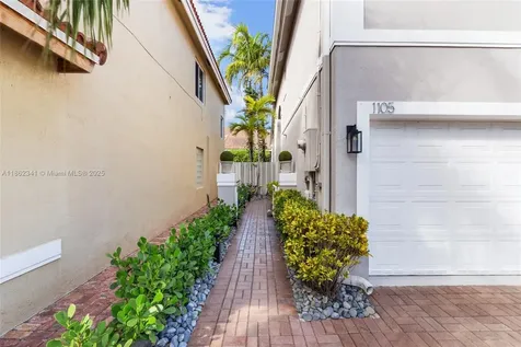 1105 Pin Oak Street Hollywood FL 33019