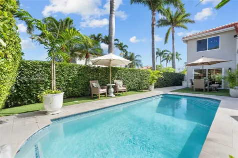 1105 Pin Oak Street Hollywood FL 33019