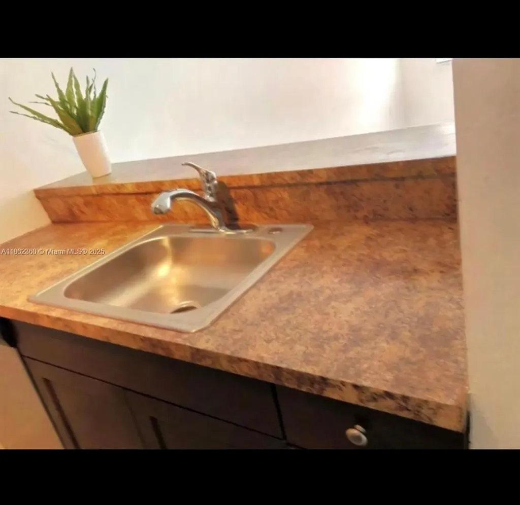 1225 NE 124th Street North Miami FL 33161