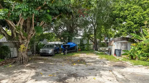 926 NW 24th Court Miami FL 33125