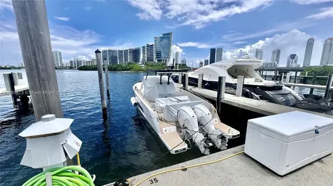 4041 Island Estate Aventura FL 33160