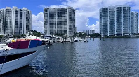 4041 Island Estate Aventura FL 33160