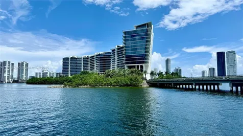 4041 Island Estate Aventura FL 33160