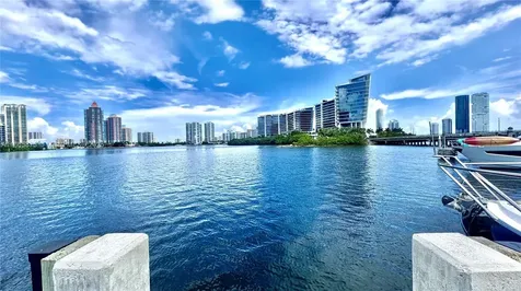4041 Island Estate Aventura FL 33160