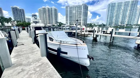 4041 Island Estate Aventura FL 33160