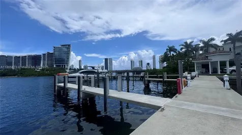 4041 Island Estate Aventura FL 33160