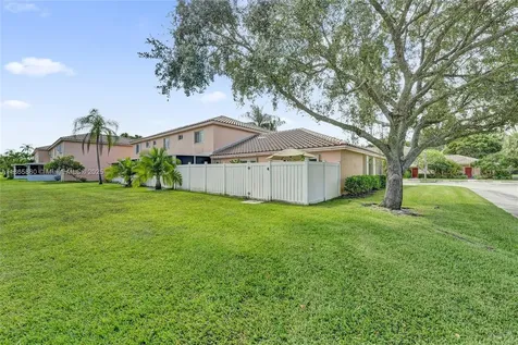 20839 NW 1st Street Pembroke Pines FL 33029