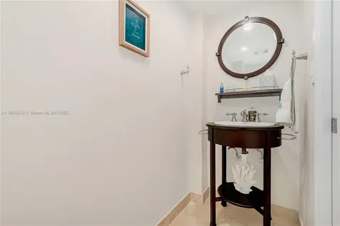 6917 Collins Avenue Miami Beach FL 33141