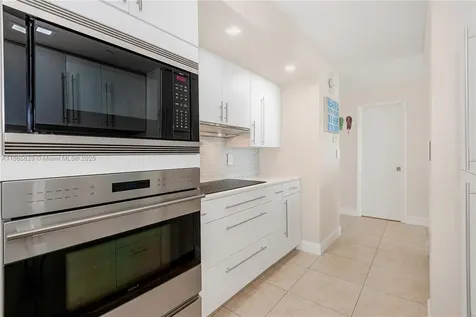 6917 Collins Avenue Miami Beach FL 33141