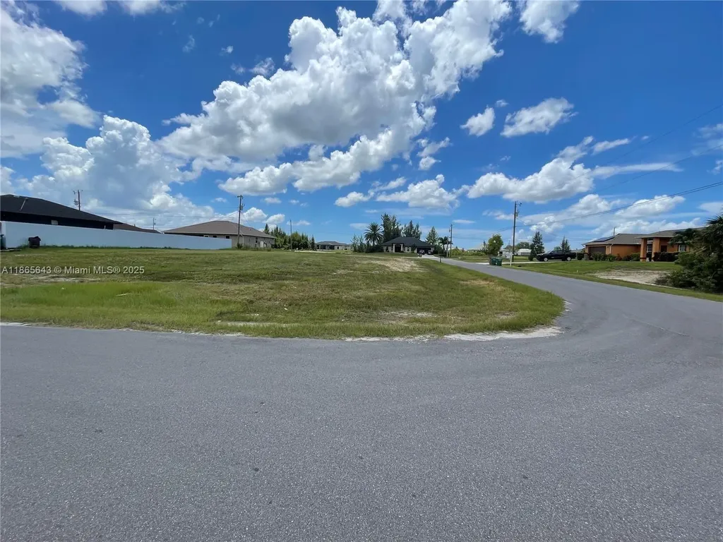 216 NE 9th Terrace Cape Coral FL 33909
