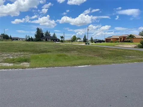 216 NE 9th Terrace Cape Coral FL 33909