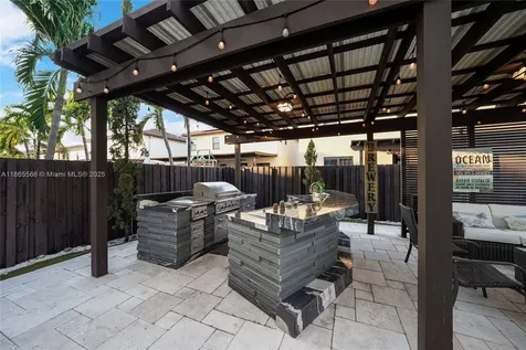 9835 NW 86th Terrace Doral FL 33178