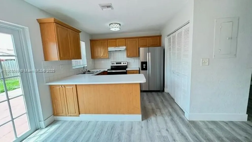 10390 SW 154th Circle Court Miami FL 33196
