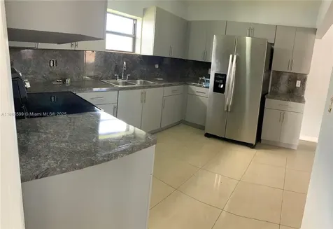 10390 SW 154th Circle Court Miami FL 33196
