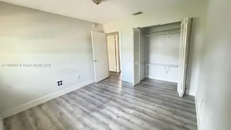 10390 SW 154th Circle Court Miami FL 33196