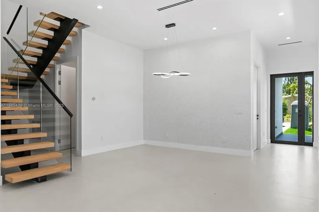 1320 NE 16th Avenue Fort Lauderdale FL 33304