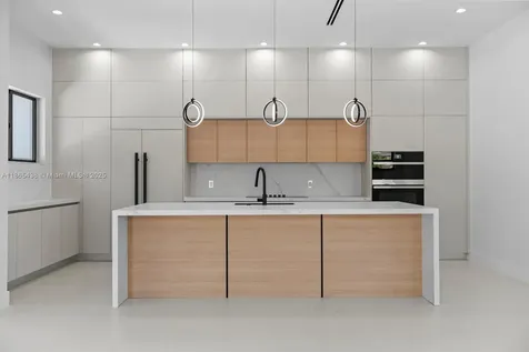 1320 NE 16th Avenue Fort Lauderdale FL 33304