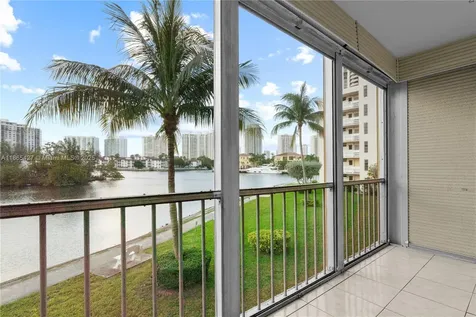 3030 Marcos Drive Aventura FL 33160