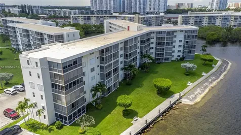 3030 Marcos Drive Aventura FL 33160