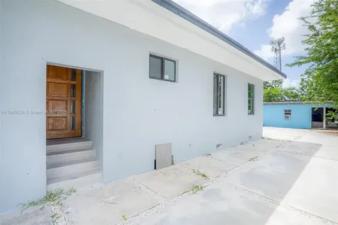 666 NW 28th Street Miami FL 33127