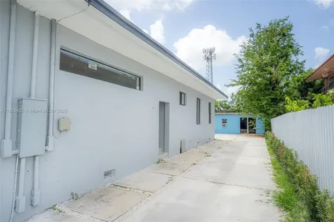 666 NW 28th Street Miami FL 33127