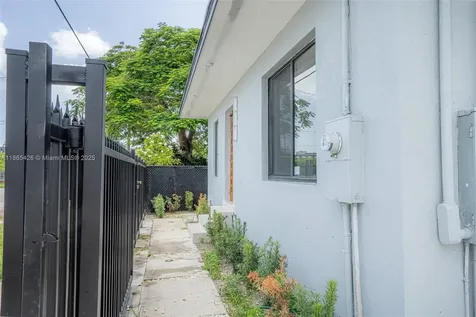 666 NW 28th Street Miami FL 33127