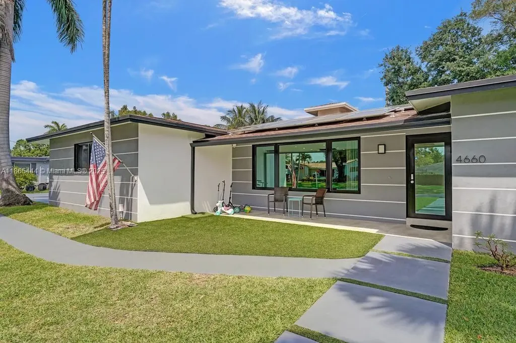 4660 SW 37th Avenue Dania Beach FL 33312