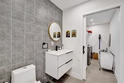 4660 SW 37th Avenue Dania Beach FL 33312