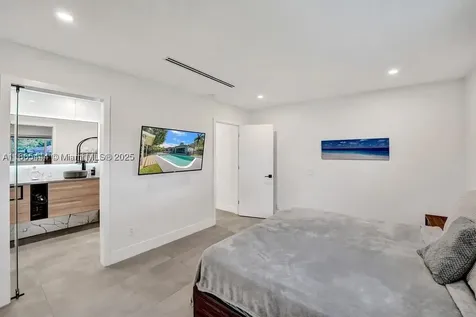 4660 SW 37th Avenue Dania Beach FL 33312