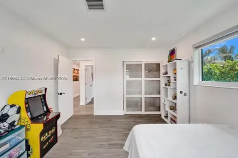 4660 SW 37th Avenue Dania Beach FL 33312